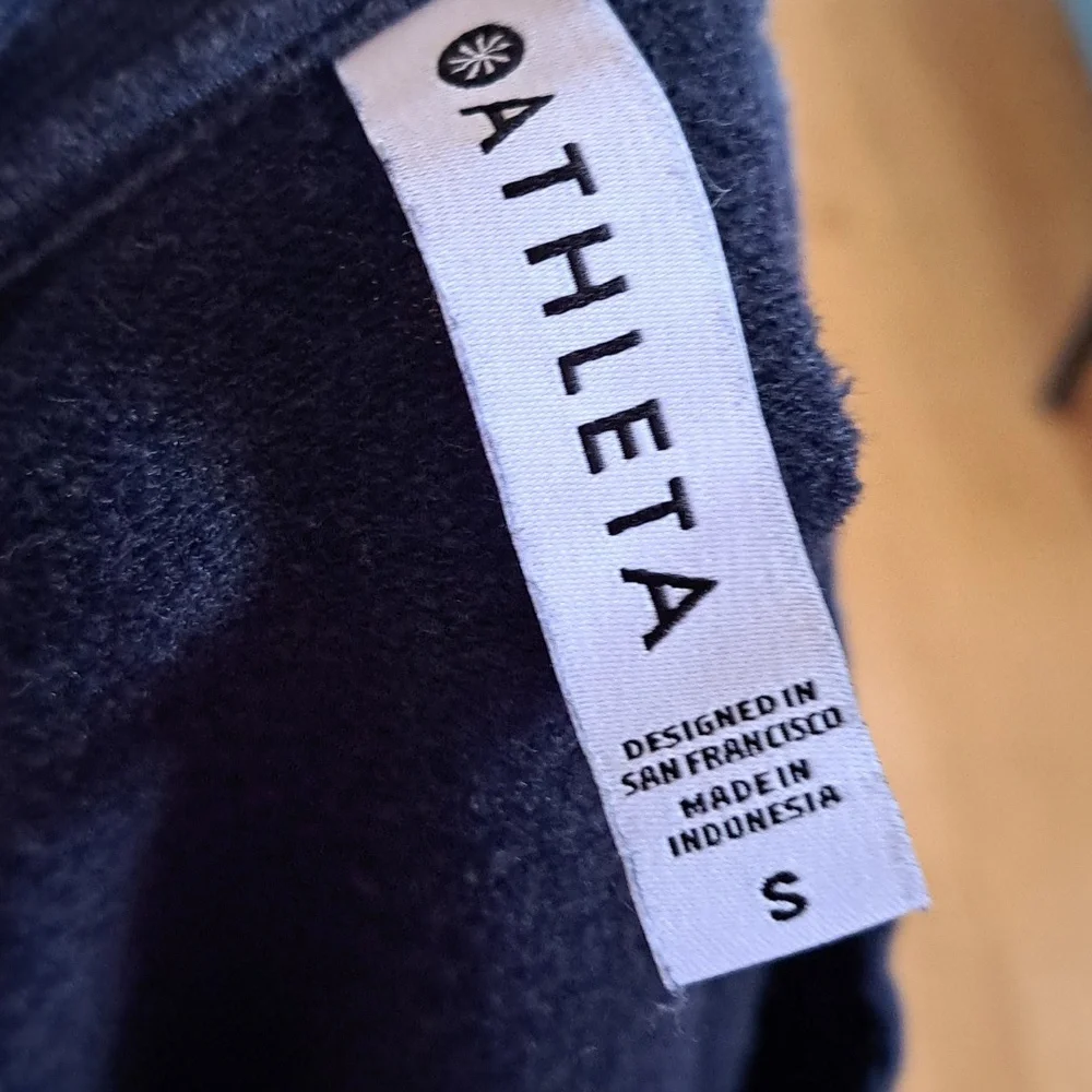 Athleta pull over - Picture 4 of 4